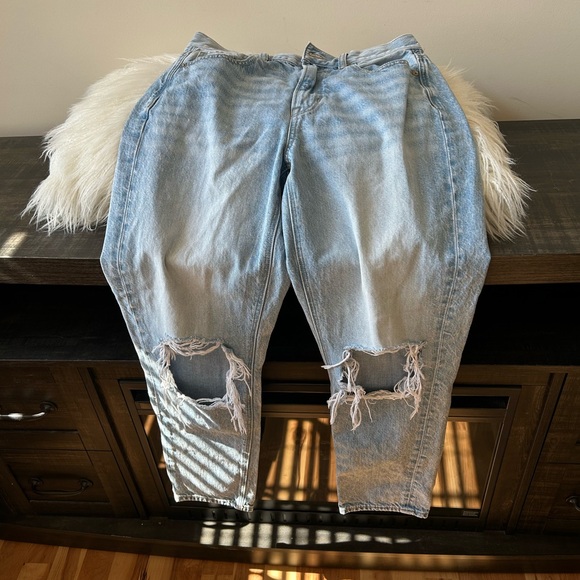 American Eagle Mom Jeans - Picture 1 of 6